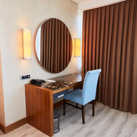 Dedeman Convention Center 5*