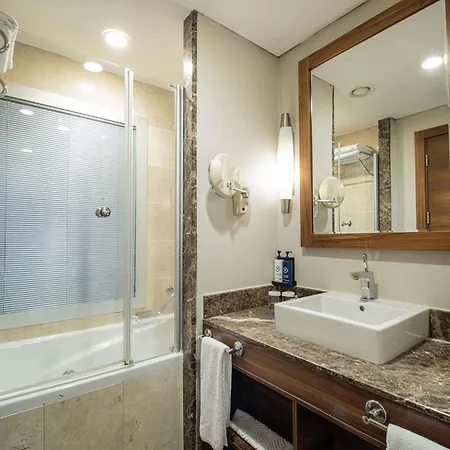 Dedeman Convention Center Szálloda 5*