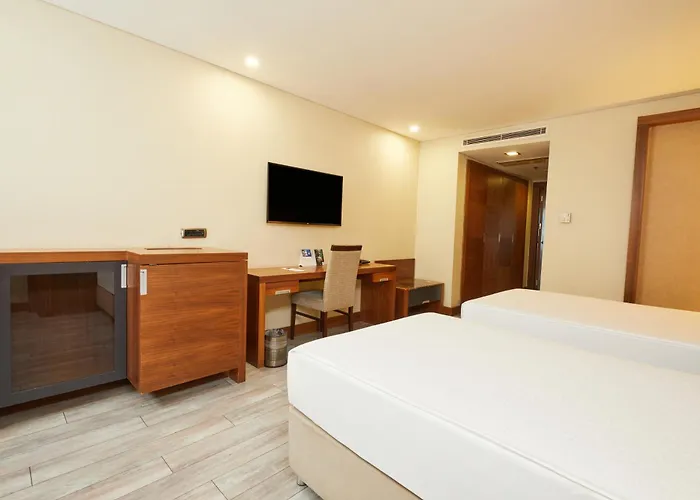 Dedeman Convention Center Otel 5*