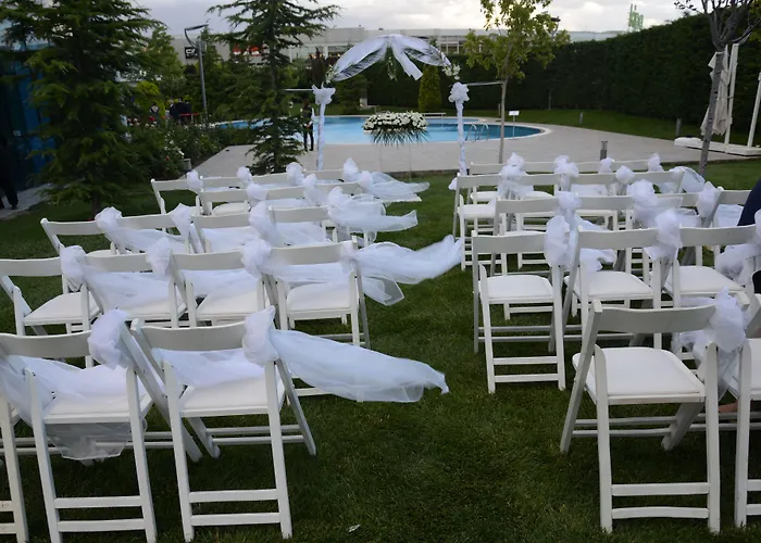 Dedeman Convention Center Otel