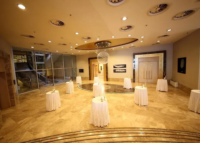 Dedeman Convention Center Otel